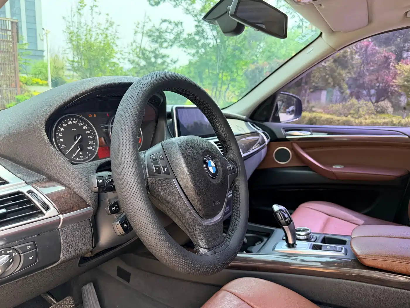 BMW X5 (Import) 2011 xDrive35i Leading Edition фото 8