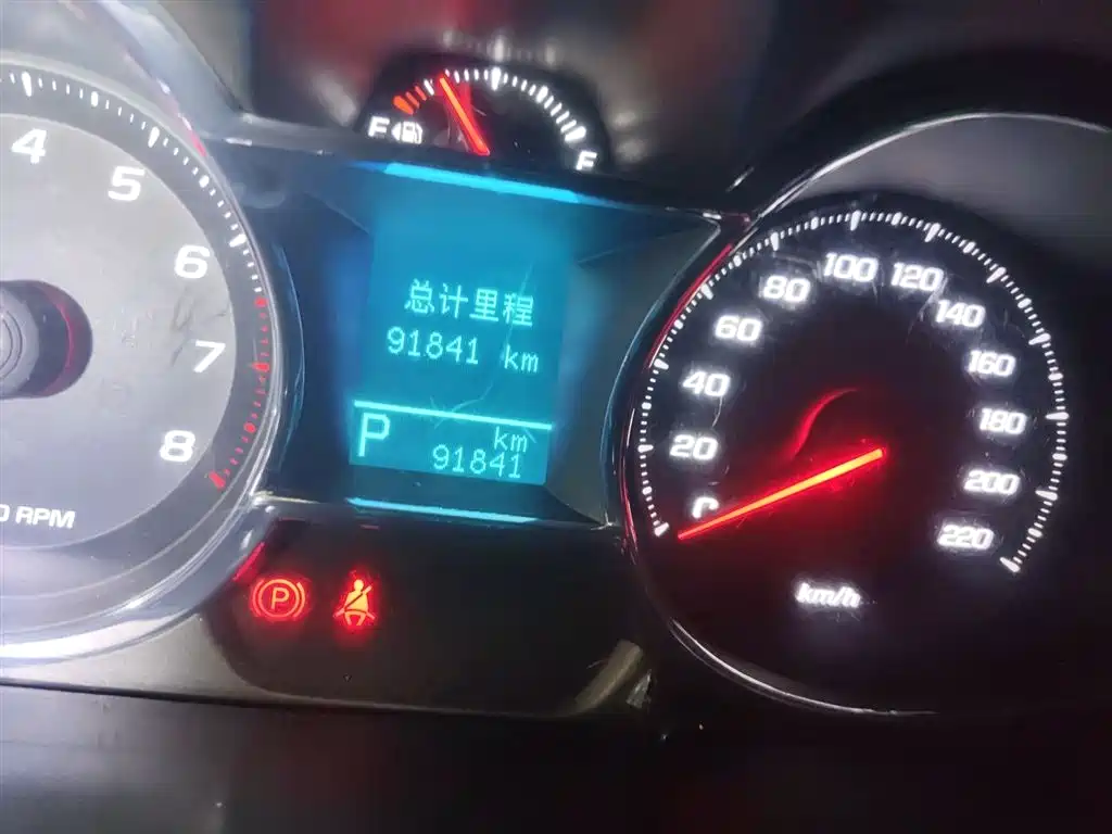 Chevrolet Captiva 2015 2.4L AWD Flagship 7-Seater фото 5