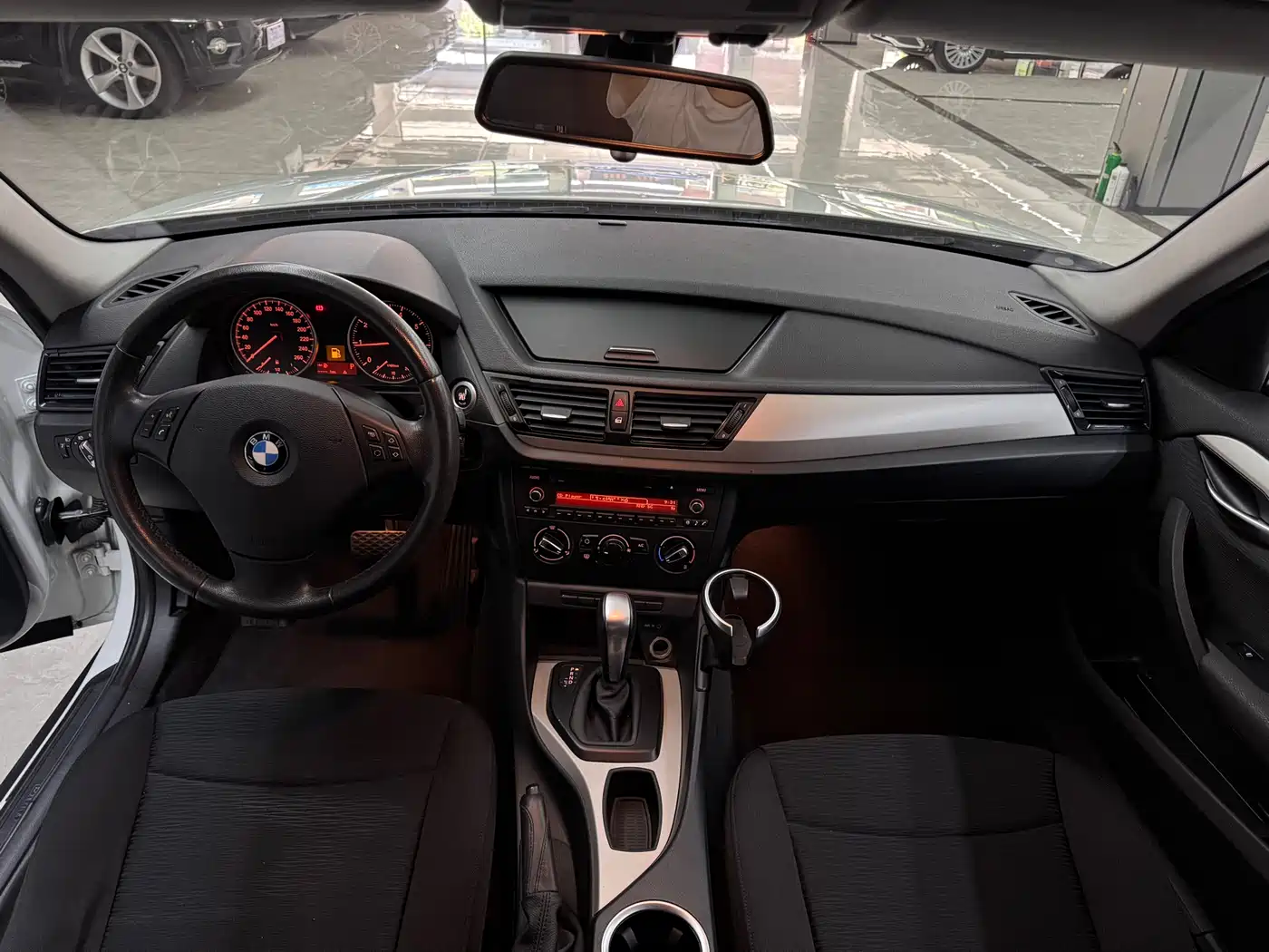 BMW X1 2013 sDrive18i Fashion фото 9