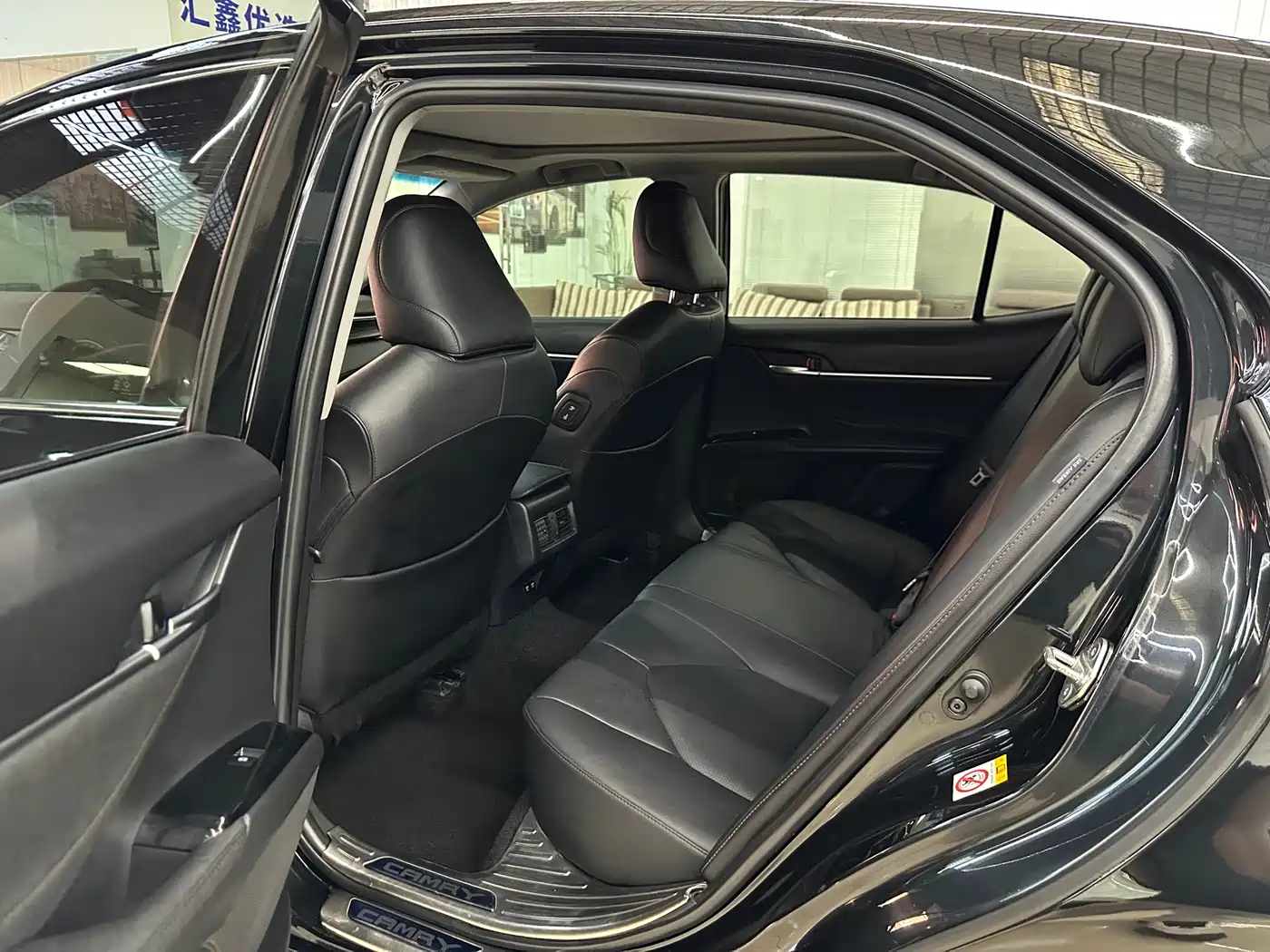 Toyota Camry 2018 2.5G Luxury Edition фото 6