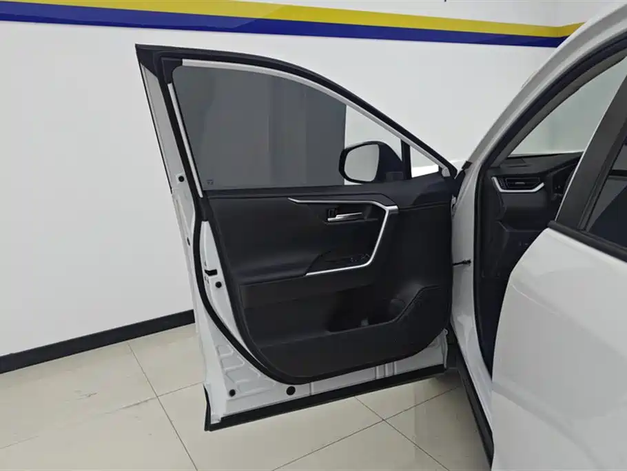Toyota RAV4 Rongfang 2022 2.0L CVT 2WD Trend Plus Edition фото 7