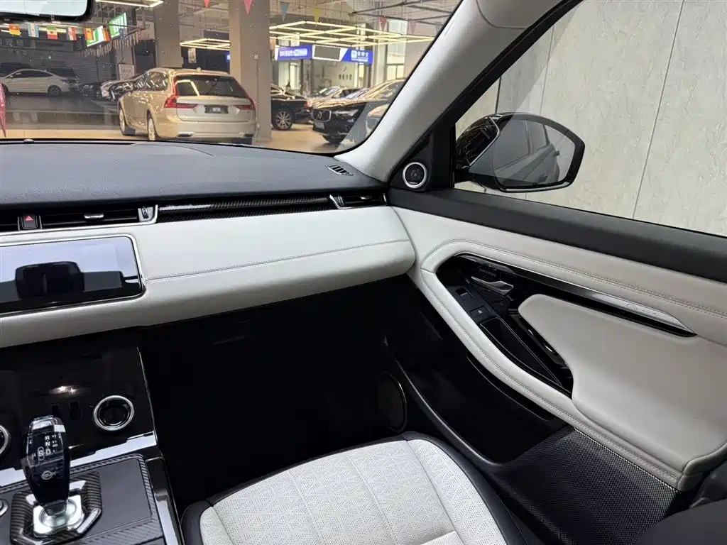 Land Rover Range Rover Evoque 2021 Range Rover Evoque L 249PS R-Dynamic First Edition Launch Edition фото 14