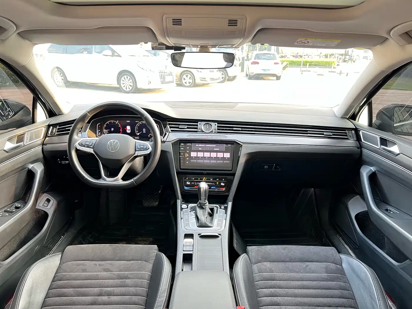 Volkswagen Magotan 2021 330TSI DSG 30th Anniversary Edition фото 7