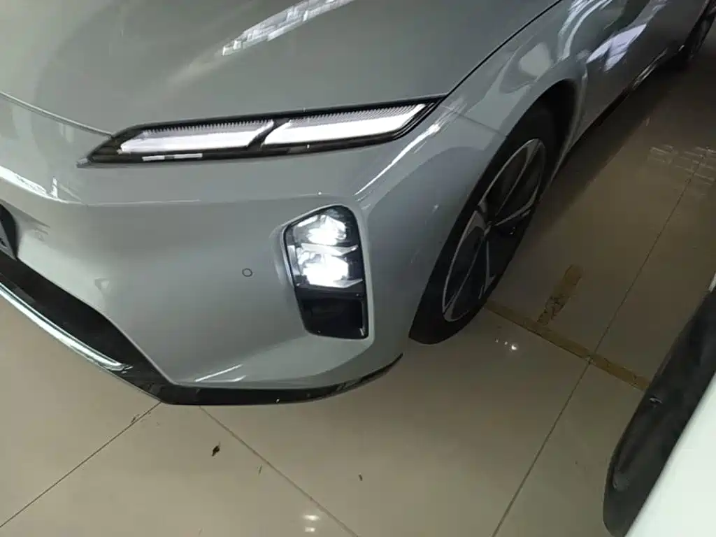 Фото 24 - NIO ET5T