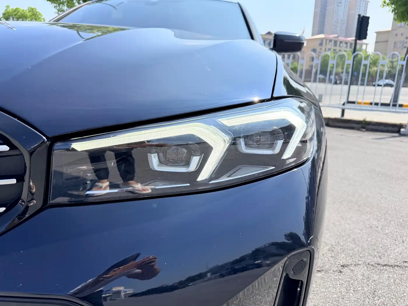 BMW 3 Series 2024 325i M Sport Shadowline Package фото 4