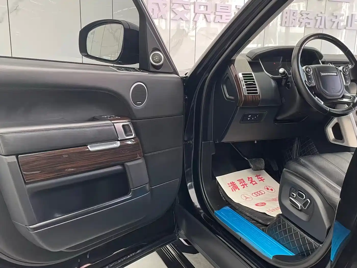Land Rover Range Rover 2013 NA 5.0 V8 Vogue фото 6