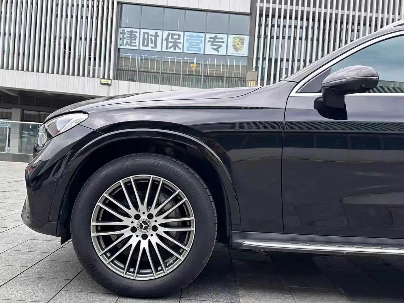 Mercedes-Benz GLC 2023 GLC 300 L 4MATIC Sport 5-Seater фото 11