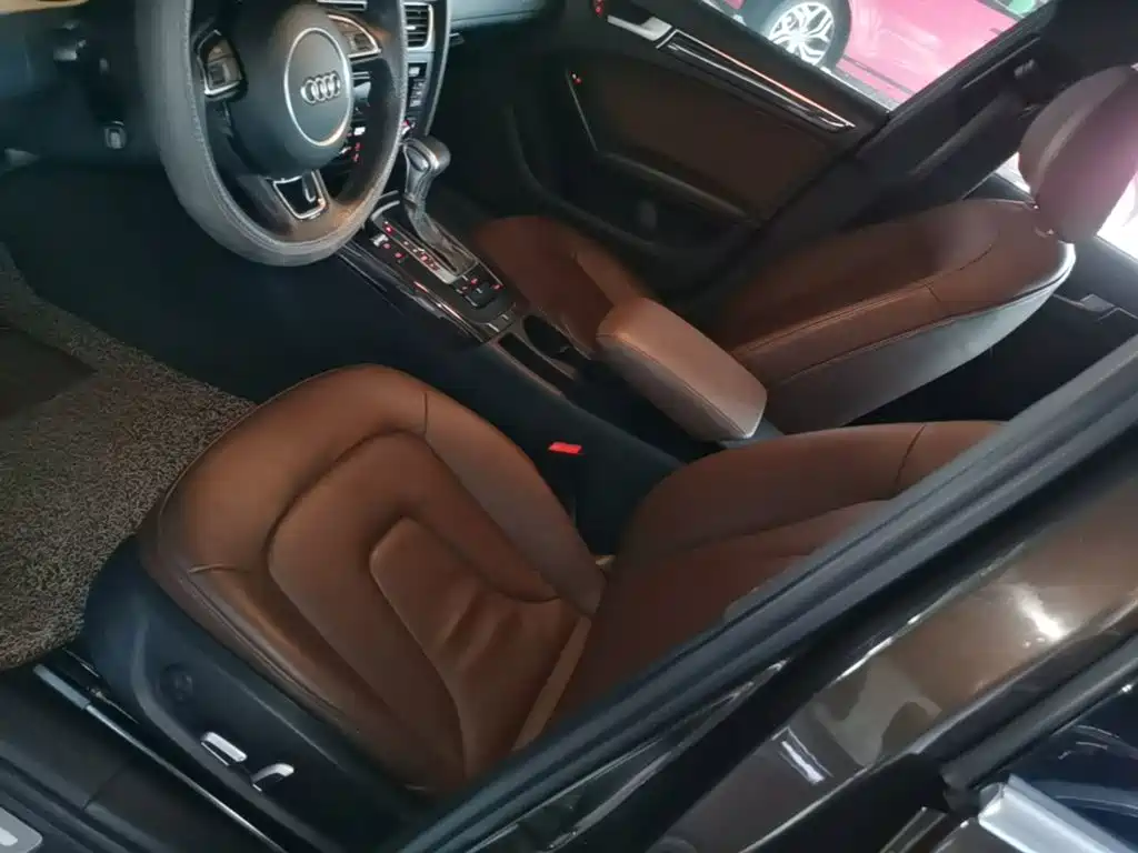 Фото 15 - Audi A4L
