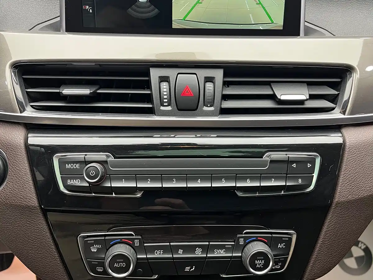 BMW X1 2019 xDrive20Li Premium Model фото 15