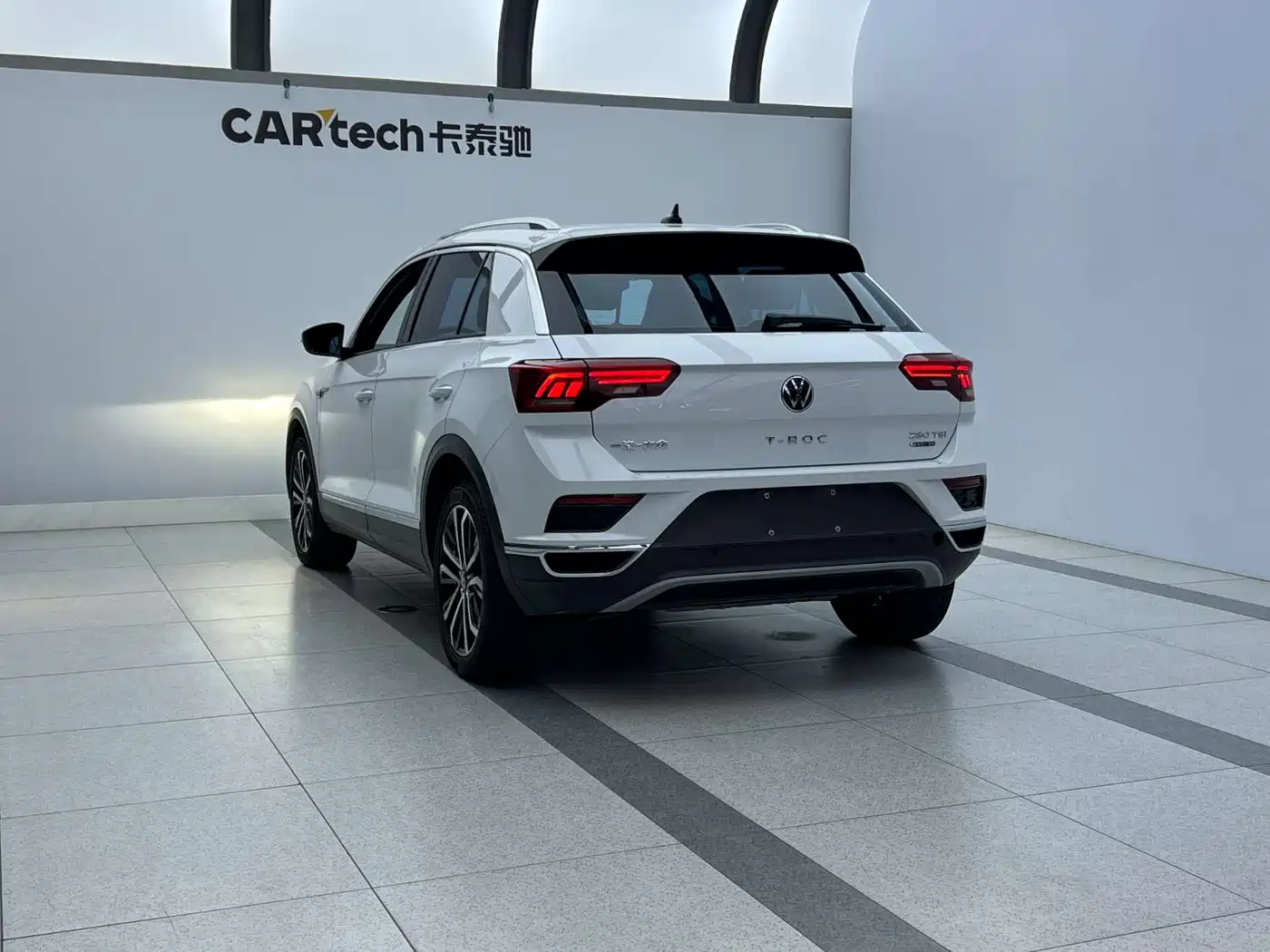 Volkswagen T-ROC 2021 280TSI DSG 4WD Luxury Connected фото 10