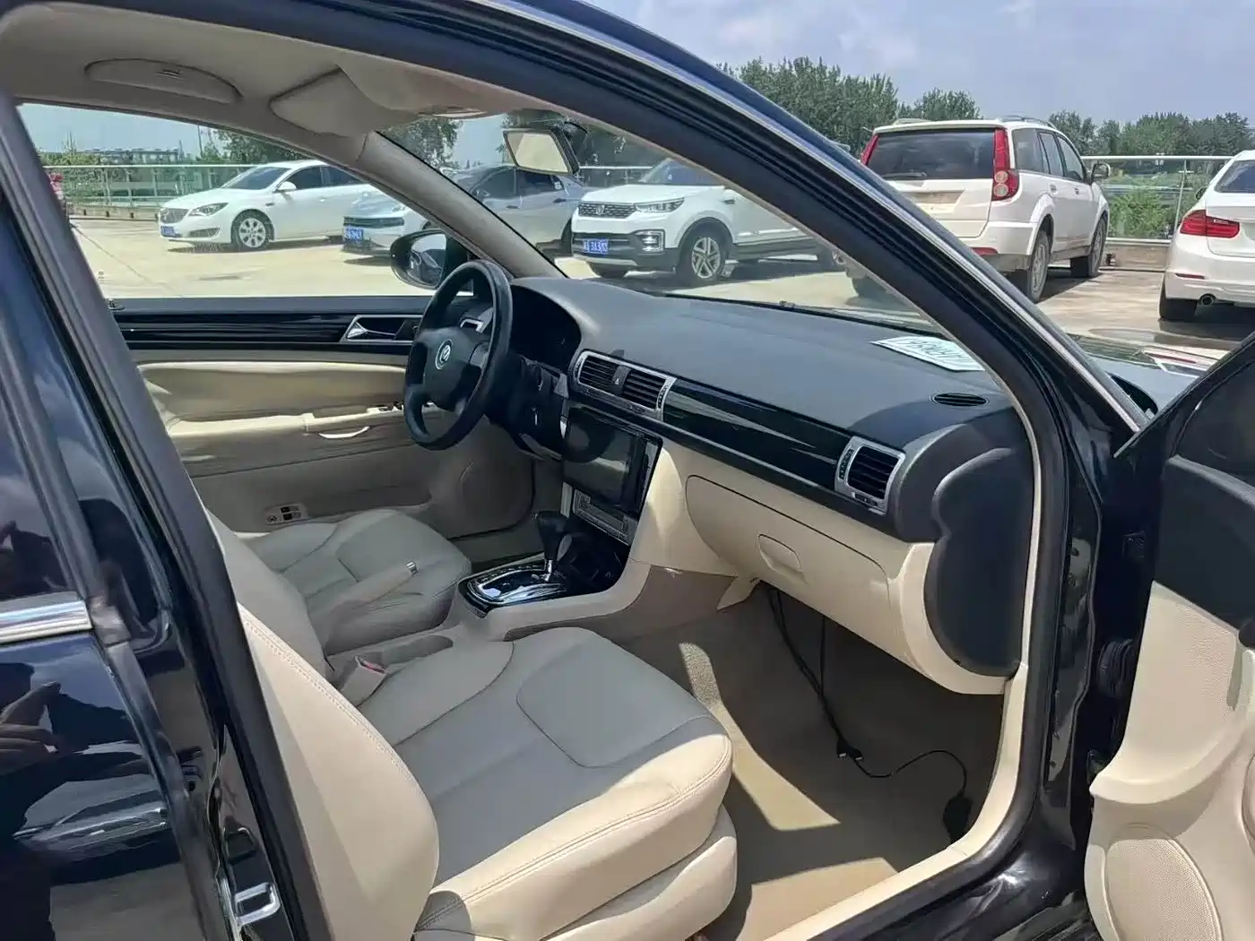 Volkswagen Passat Lingyu 2011 1.8T Automatic Premium фото 9
