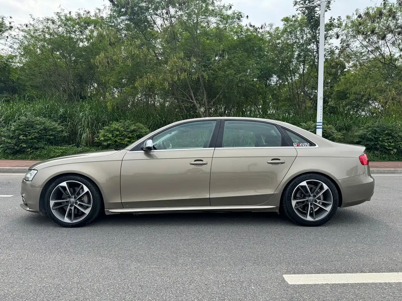 Audi A4L 2013 40 TFSI quattro Personality Sport фото 23