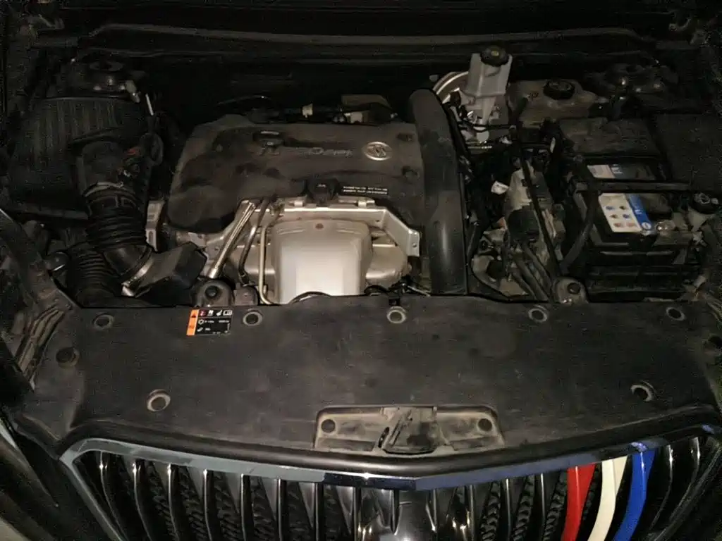 Photo 3 - Buick Envision Plus