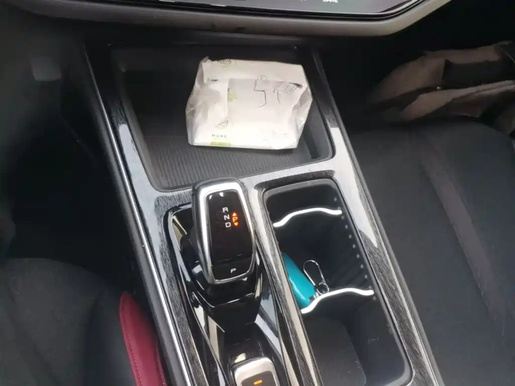 DONGFENG FENGSHEN YI HYUN MAX