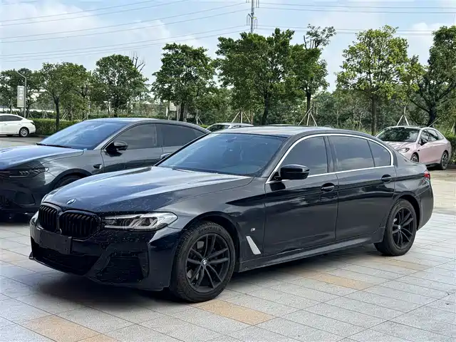 BMW 5 Series 2022 Facelift 525Li M Sport Package — фото 1