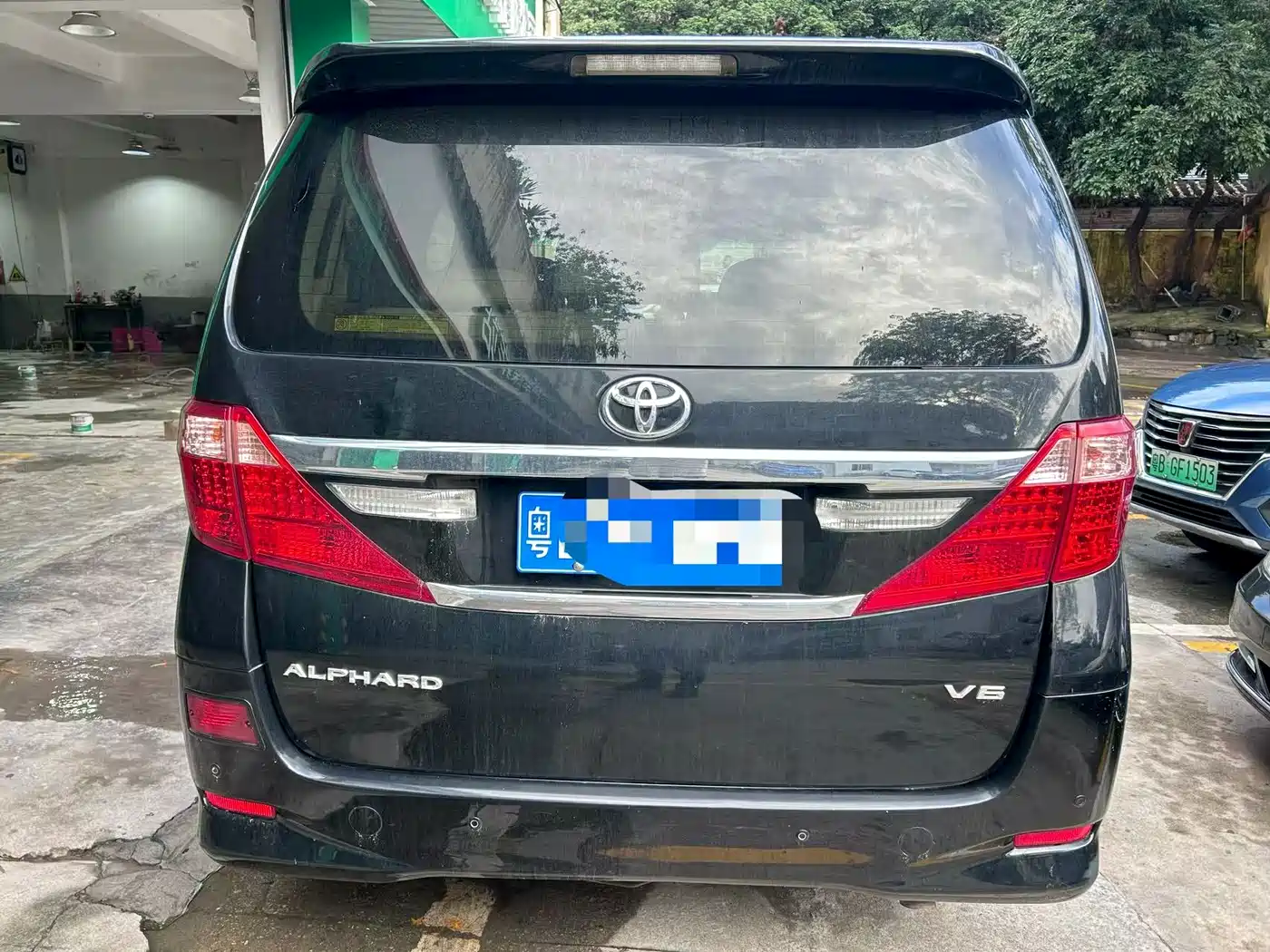 Toyota Alphard 2011 3.5L Luxury Edition фото 8