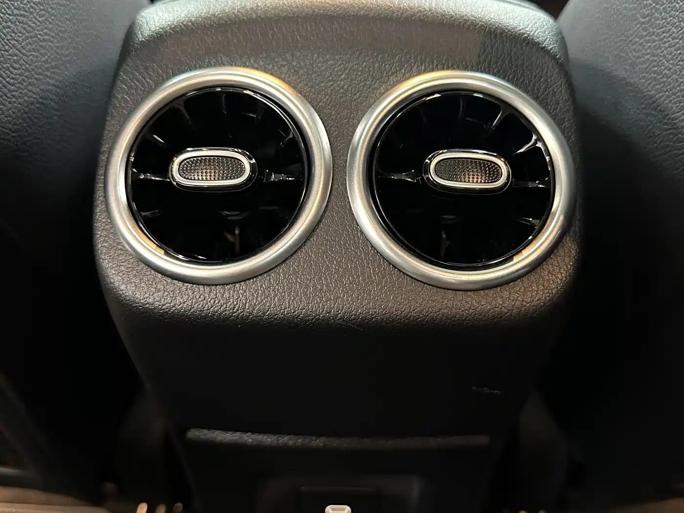 Mercedes-Benz A-Class 2024 A 200 L Fashion Edition фото 22