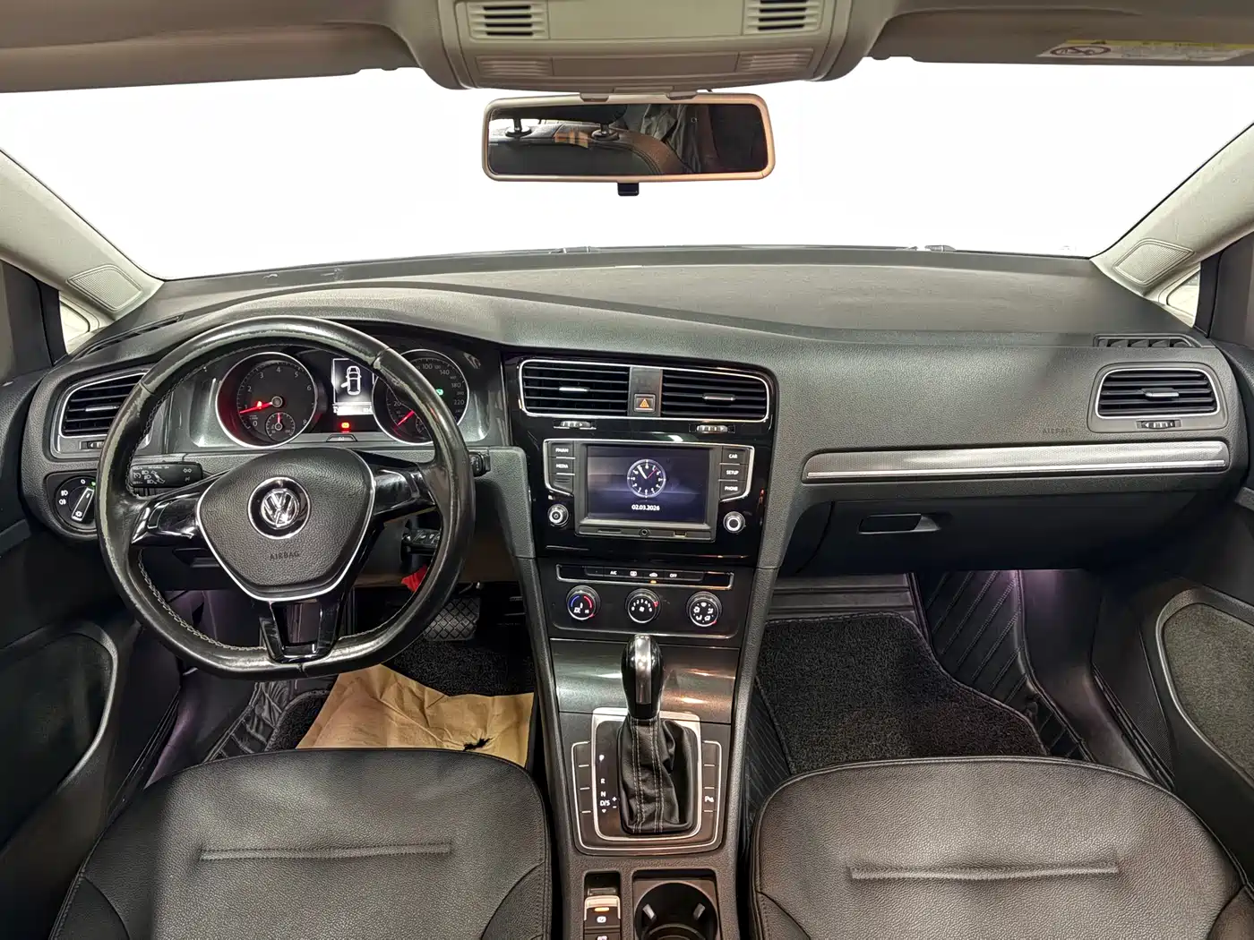 Volkswagen Golf 2017 230TSI Auto Comfort Millionth Anniversary Edition фото 9