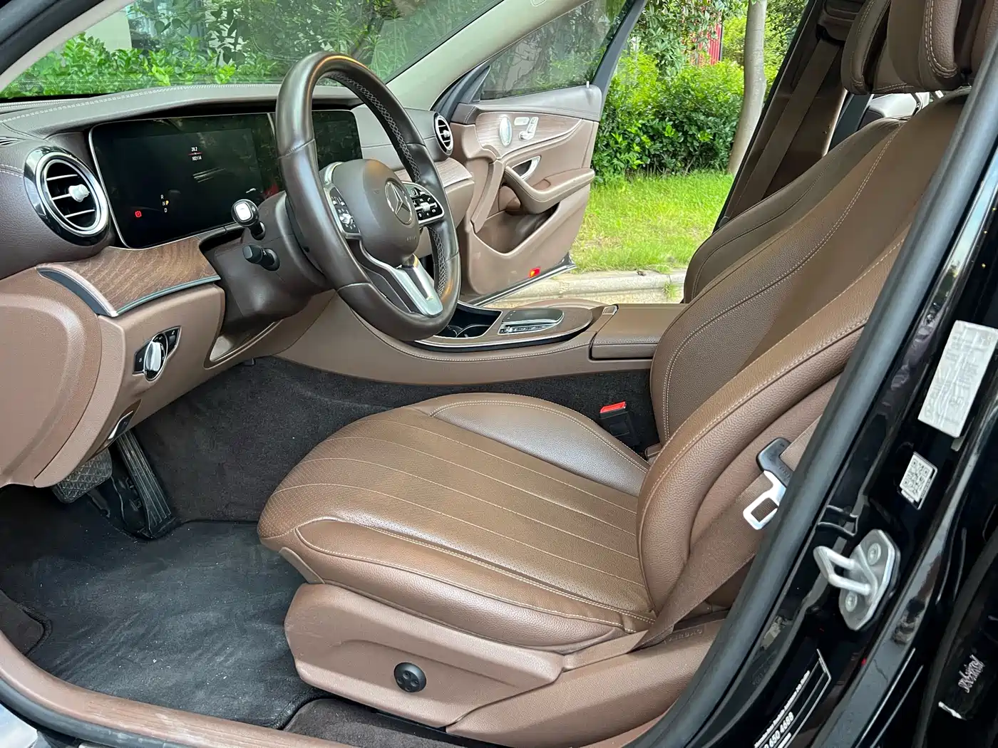 Mercedes-Benz E-Class 2017 E 300 L Luxury фото 4