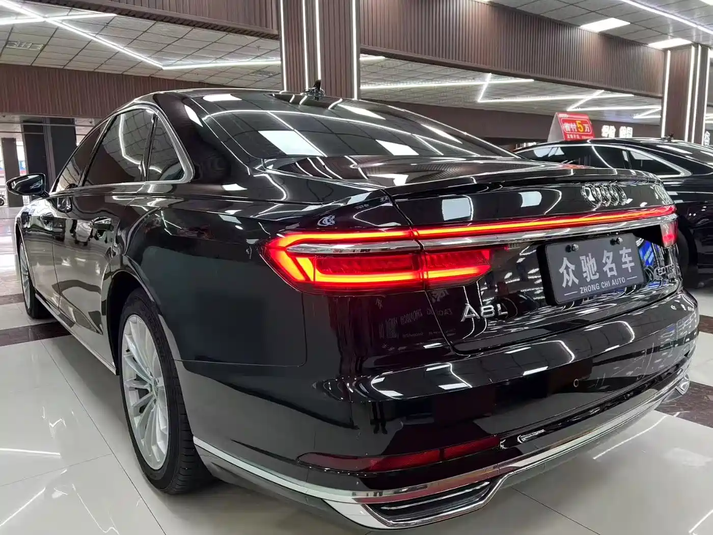 AUDI A8