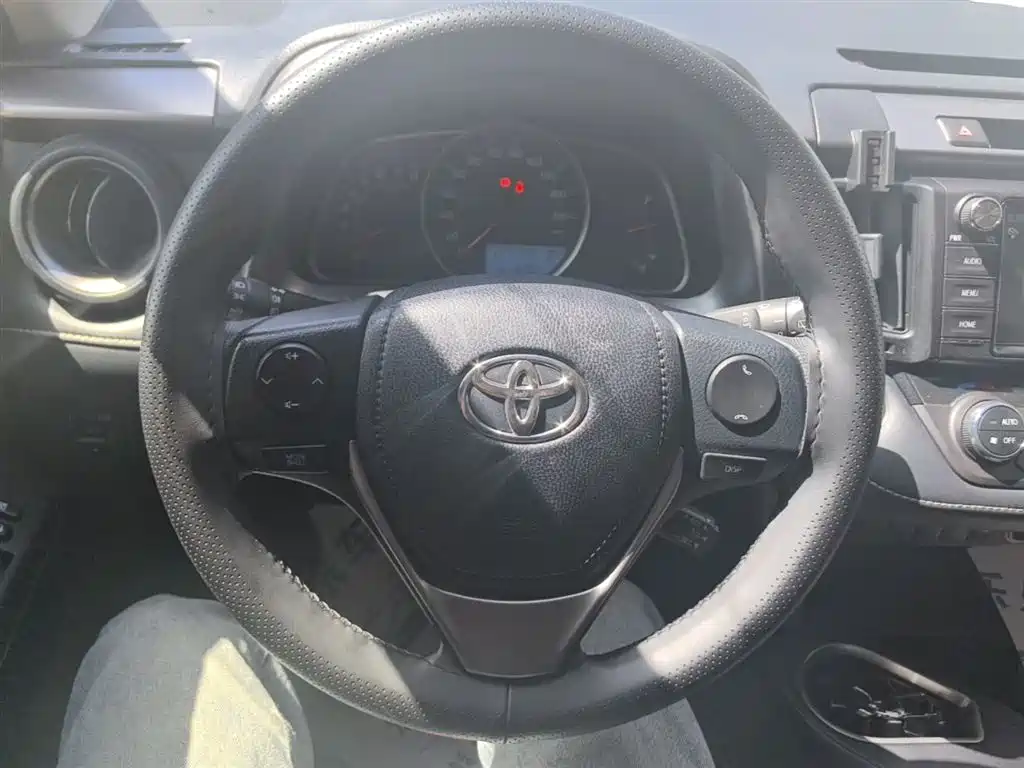Toyota RAV4 Rongfang 2018 2.0L CVT 2WD Trend X Edition фото 11