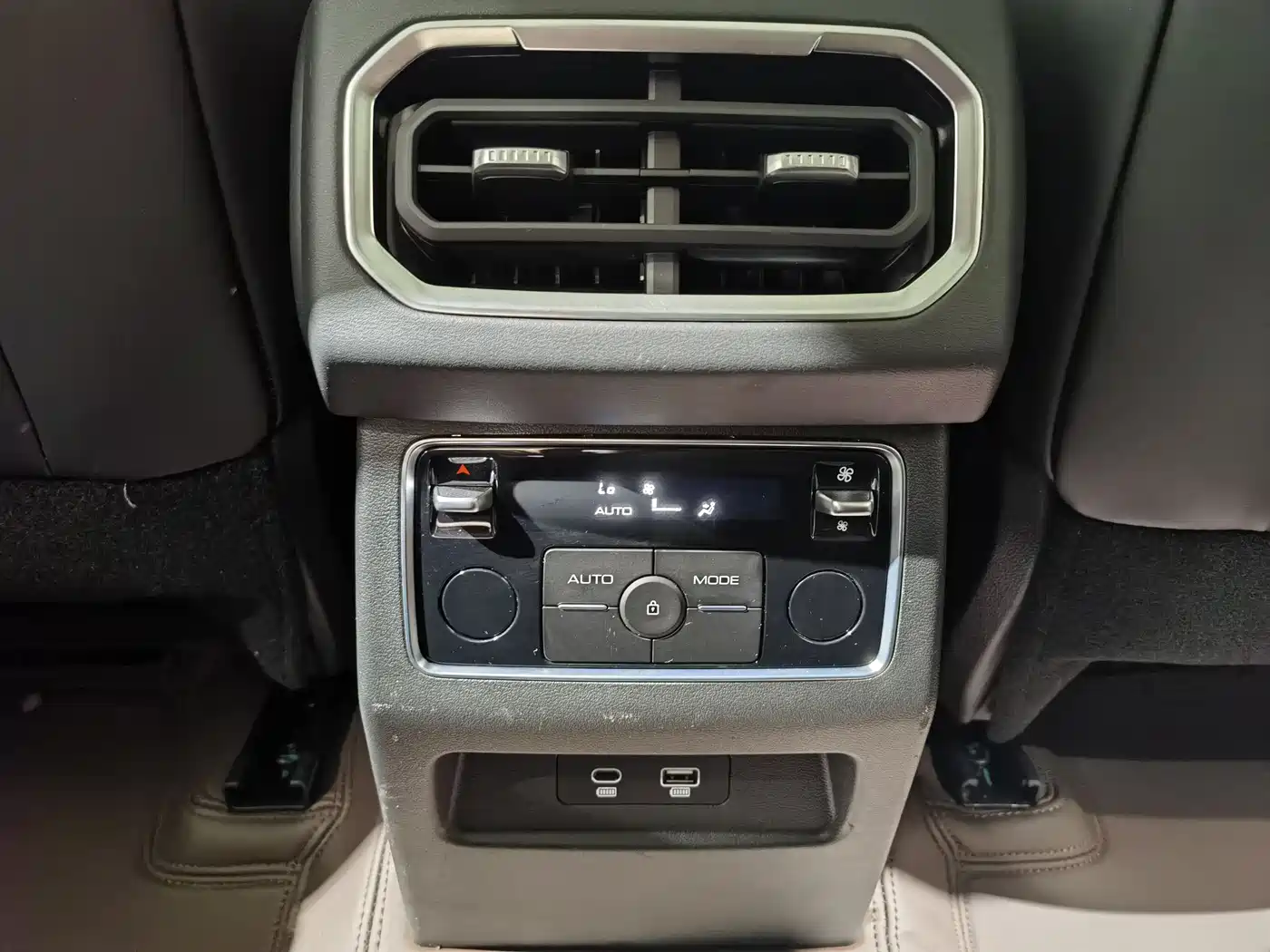 Tank 400 New Energy 2024 Hi4-T Off-Road Edition фото 16
