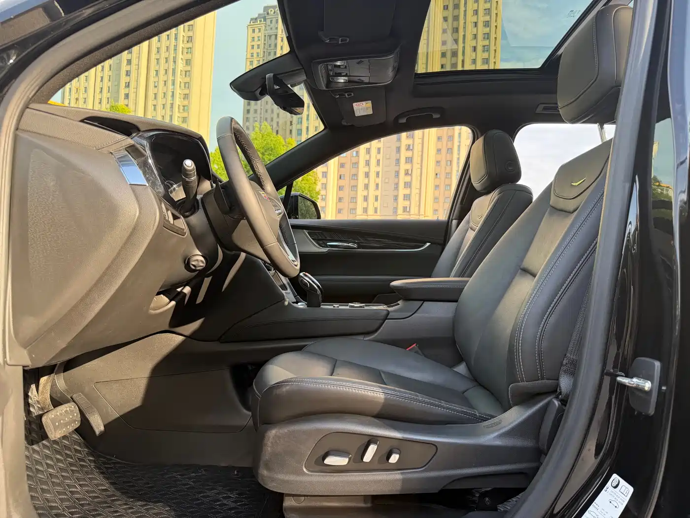 Cadillac XT6 2022 2.0T 6-Seater 4WD Luxury Edition фото 4