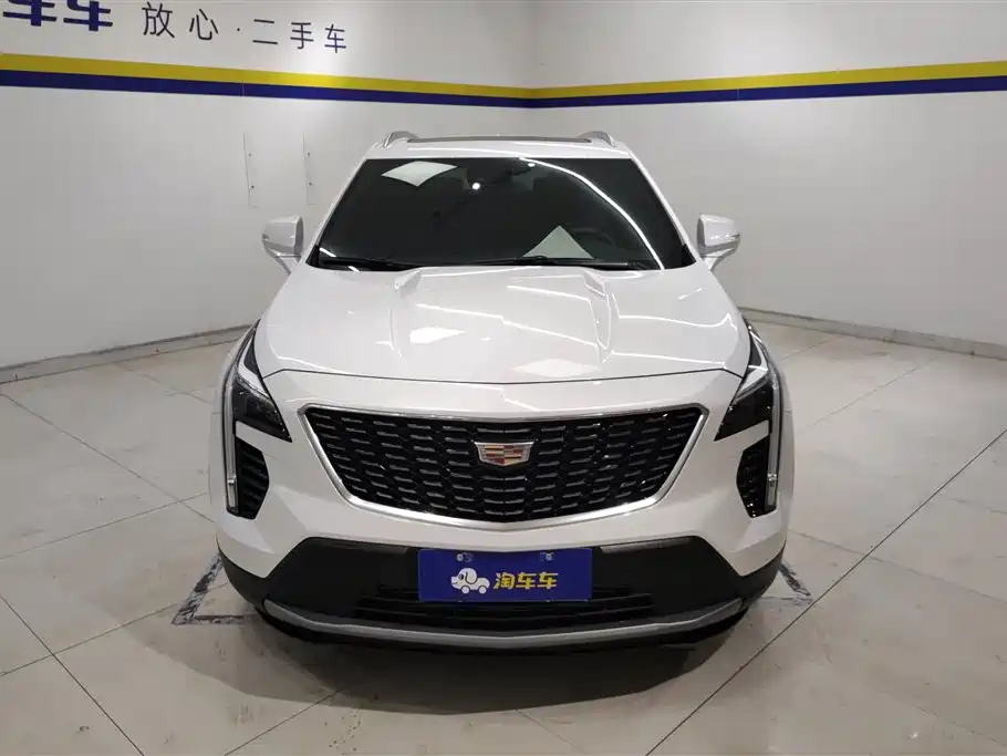 CADILLAC XT4