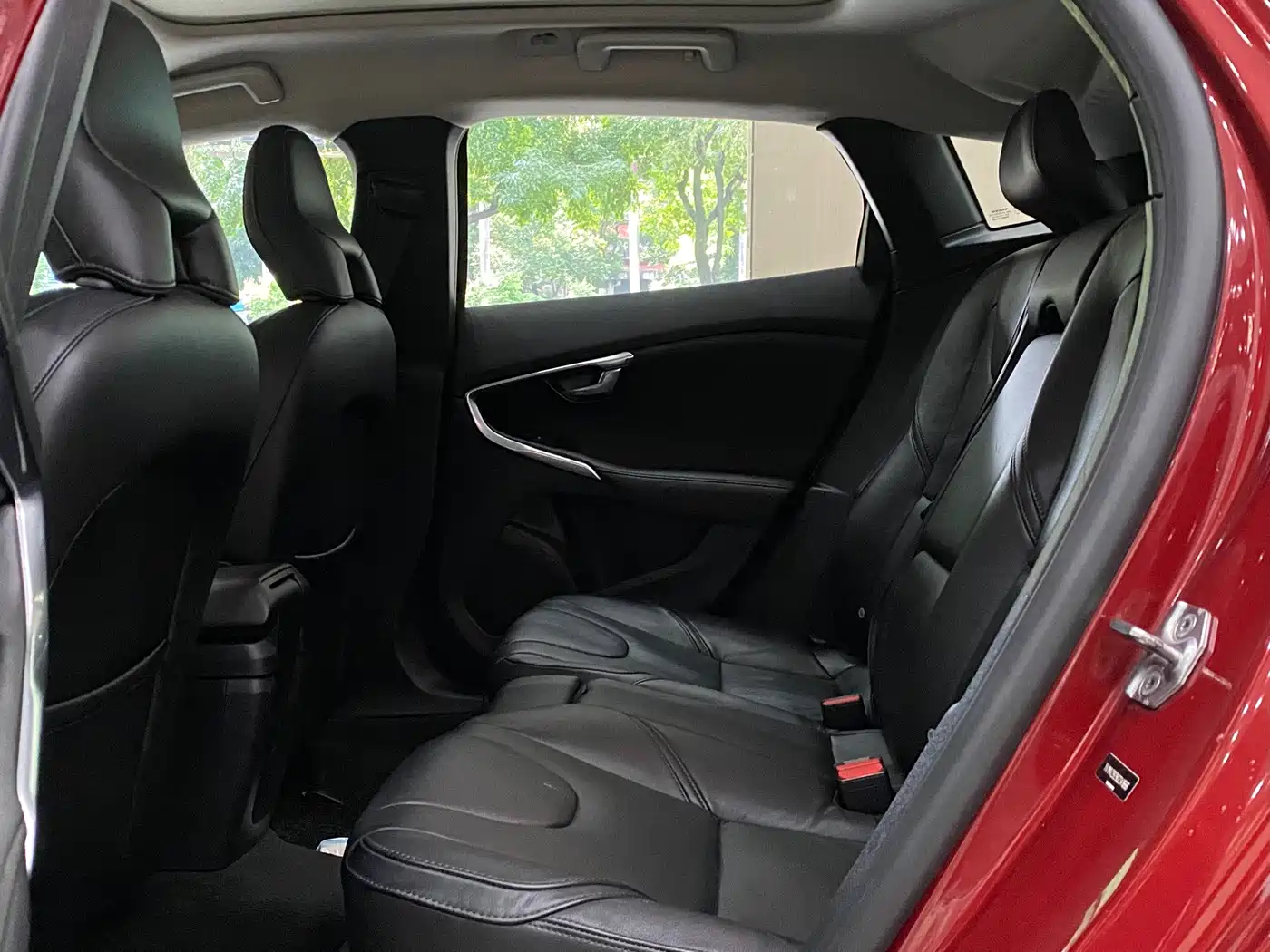 Фото 6 - Volvo V40