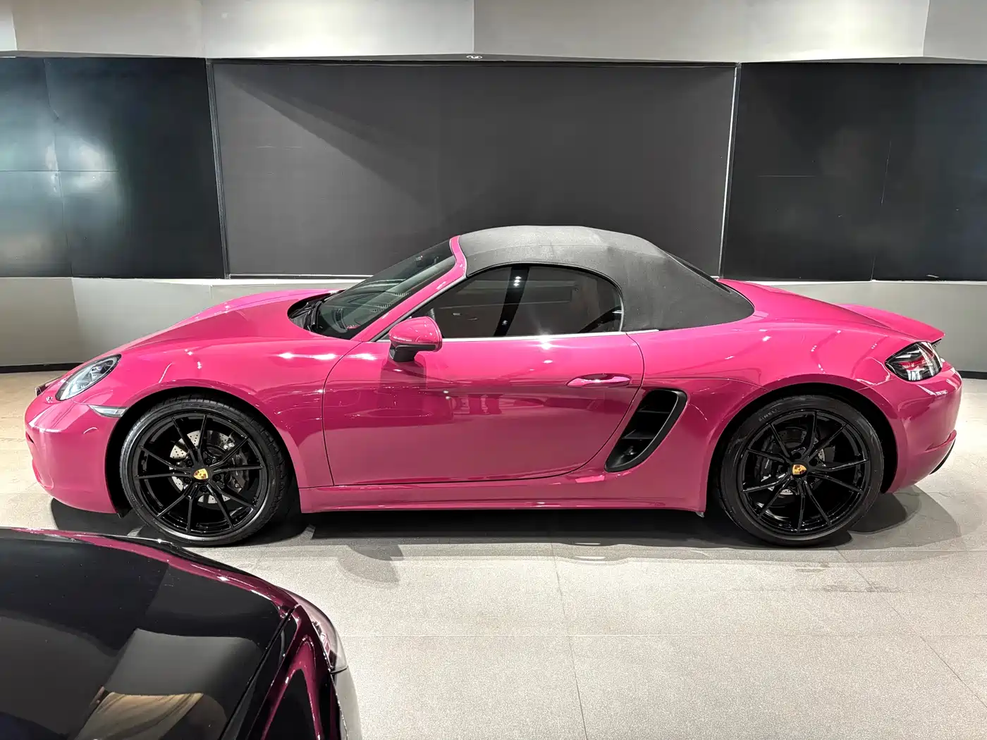 PORSCHE 718