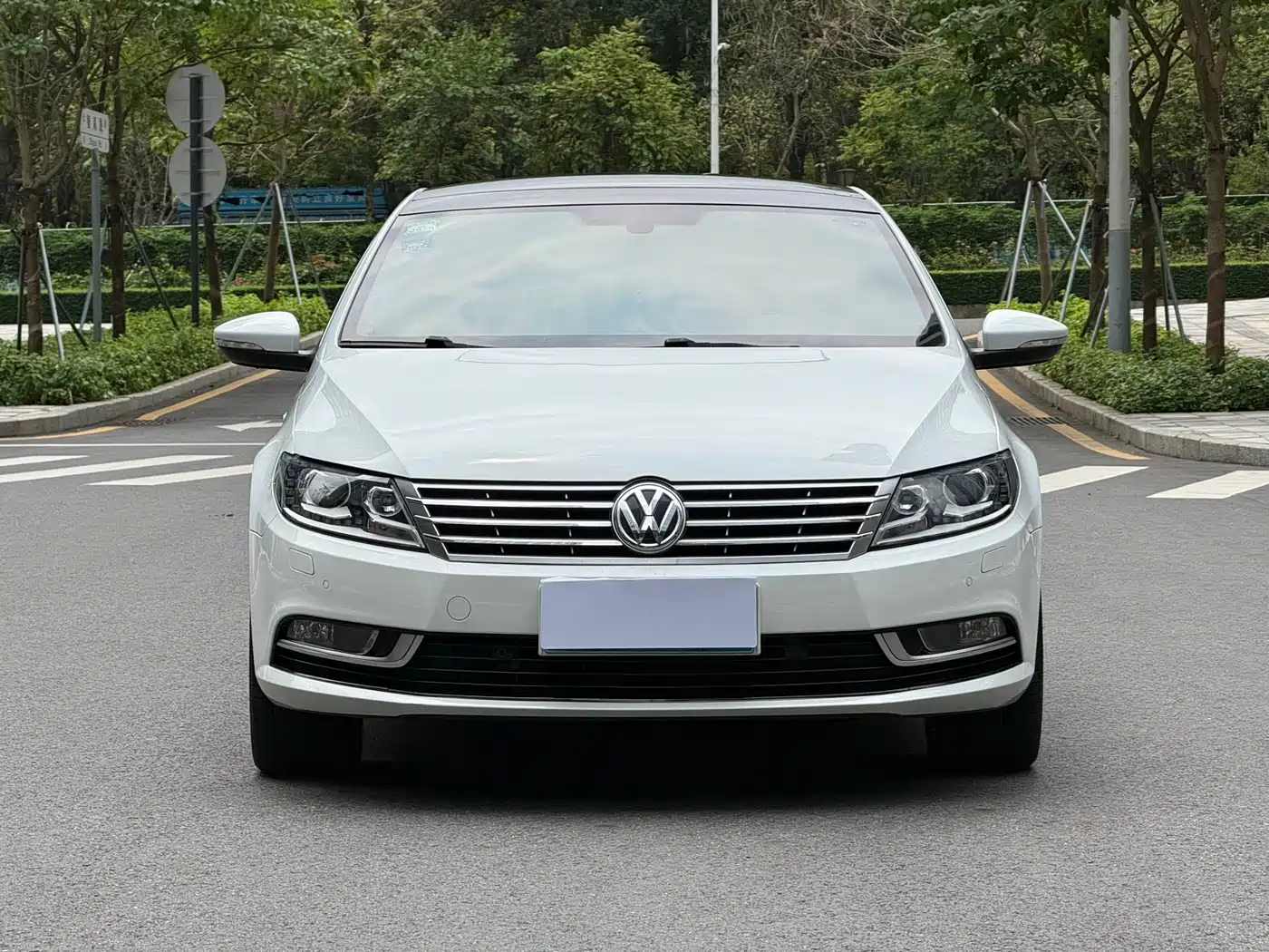 Volkswagen FAW-Volkswagen CC 2016 Model 1.8TSI Premium фото 2