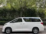 Фото 3 - Toyota Alphard