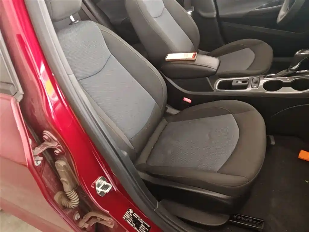 Chevrolet Cruze 2017 1.4T DCT Pioneer Sunroof фото 25