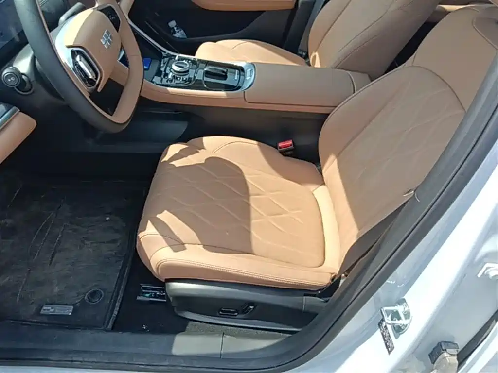 Geely Galaxy Galaxy A7 2025 EM-i фото 15