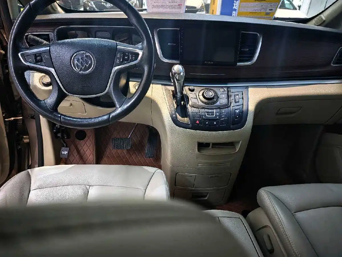 Buick GL8 2018 28T Premium Model China VI фото 7