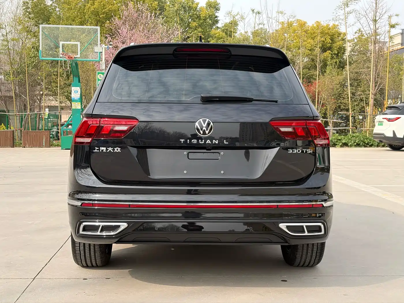 Volkswagen Tiguan L 2024 Outstanding 330TSI Auto 2WD R-Line Dragon Glory Edition фото 5