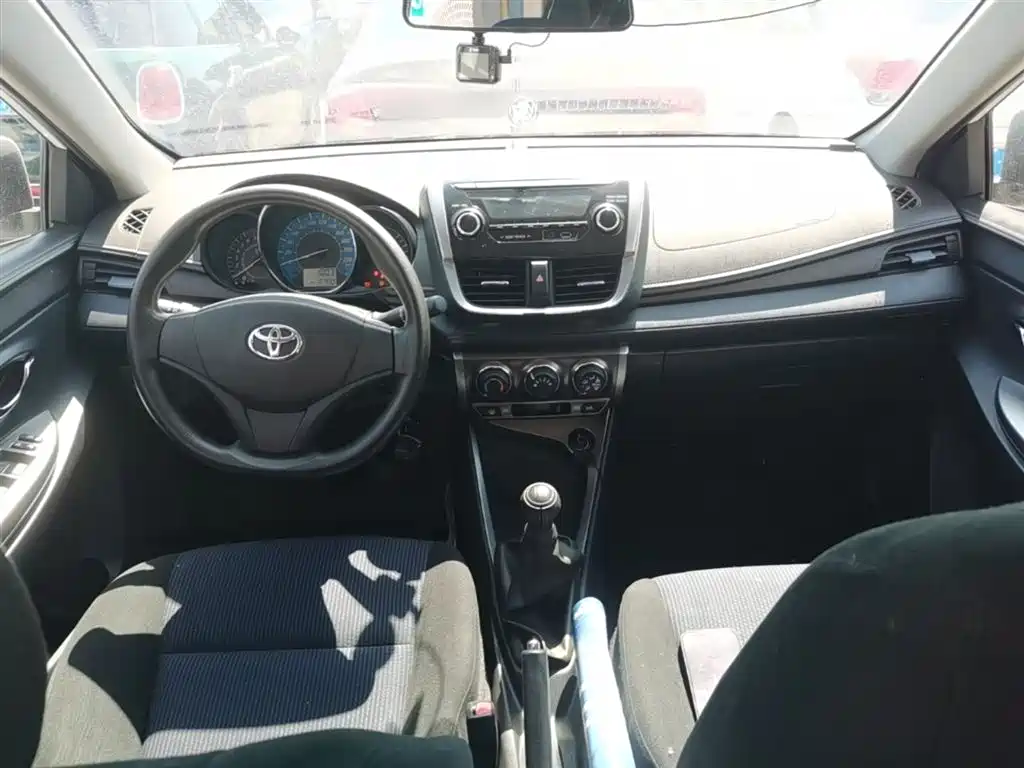 Toyota YARiS L Zhi Xuan 2014 1.3E Manual Charming Edition фото 10