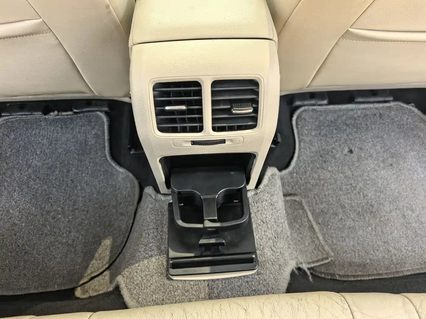 Volkswagen Golf 2011 1.4TSI Auto Luxury фото 12