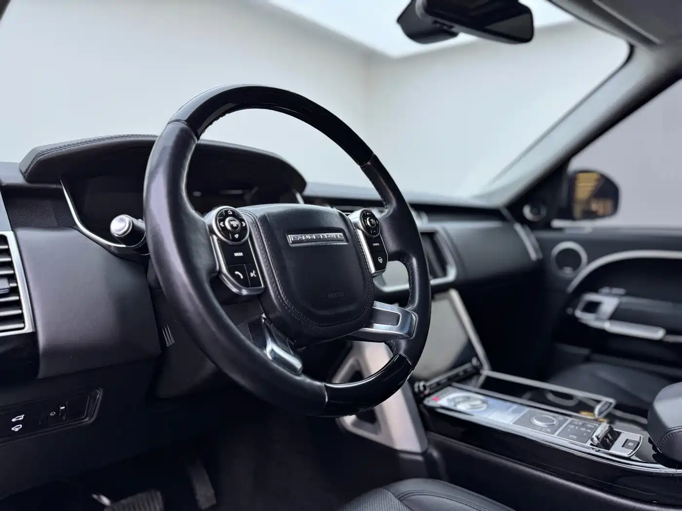 Land Rover Range Rover 2015 3.0 TDV6 Vogue фото 9