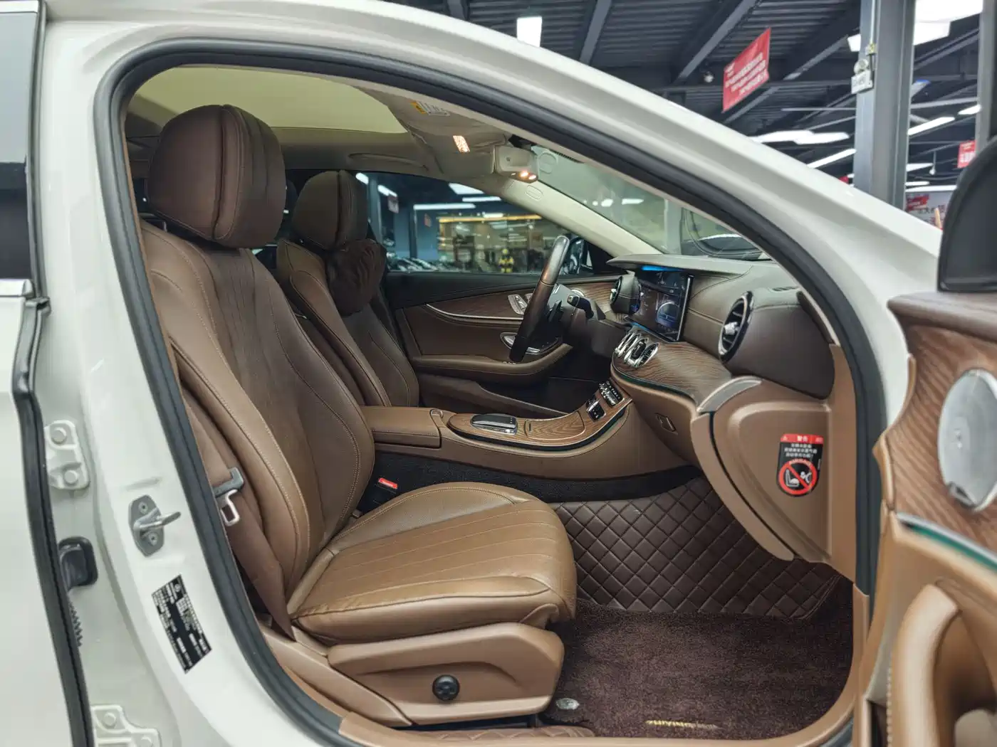 Mercedes-Benz E-Class 2019 E 300 L Fashion фото 4