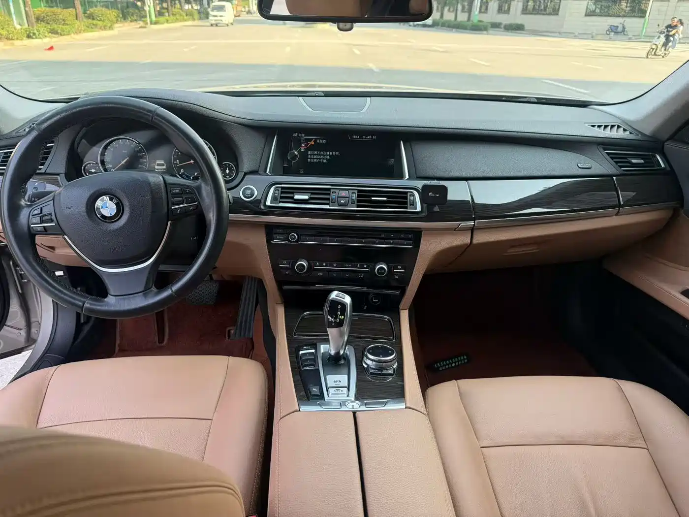 BMW 7 Series 2013 Model 730Li Leading фото 9