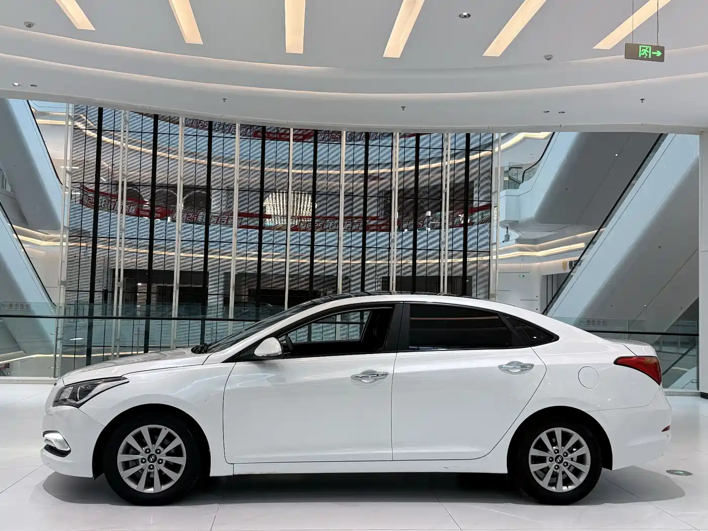 Hyundai Mistra 2014 1.8L Auto Smart GLS фото 4