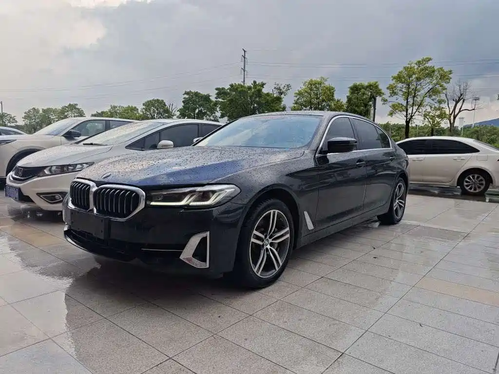 Фото 1 - BMW 5 Series
