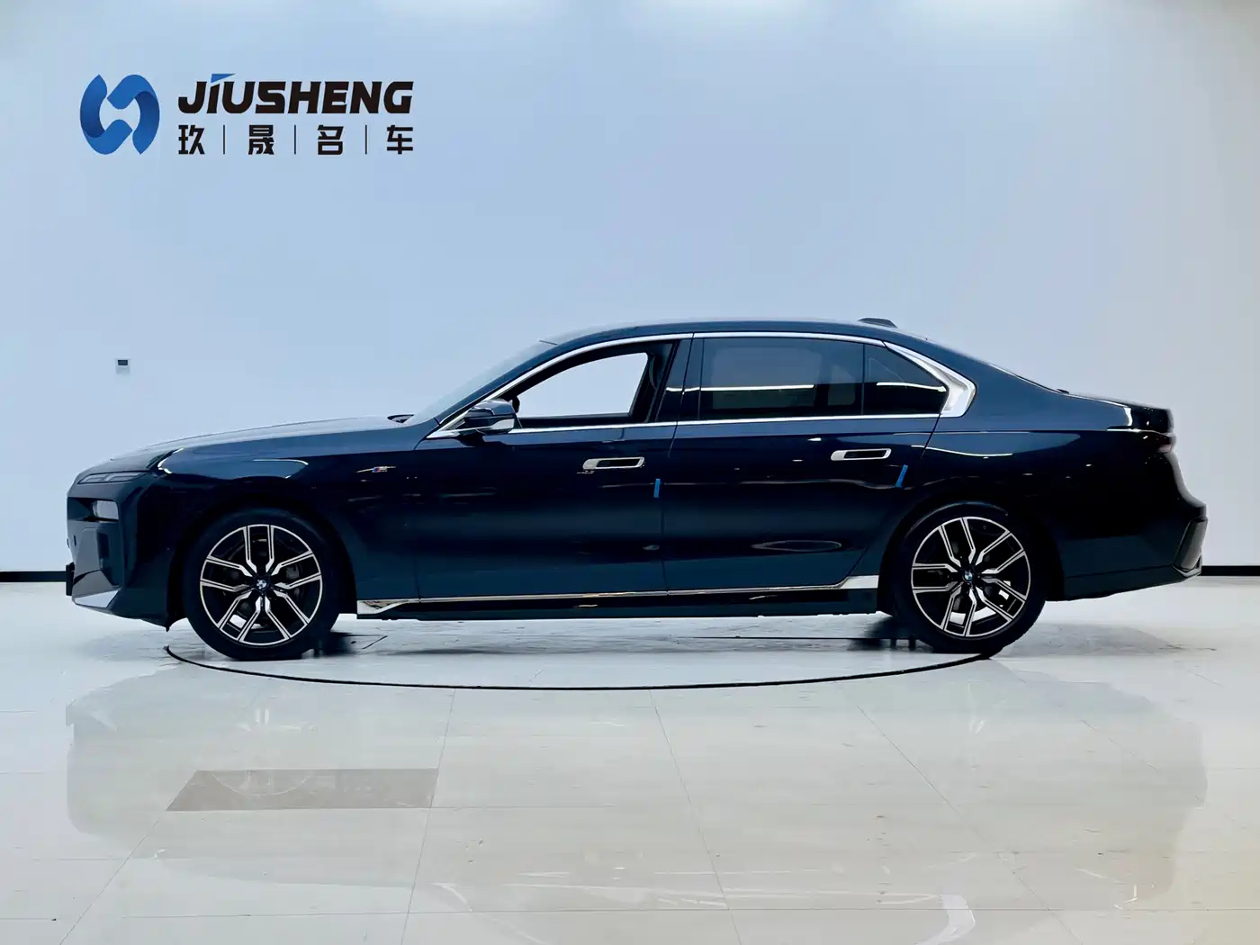 BMW 7 Series 2023 Model 735Li M Sport Package фото 3