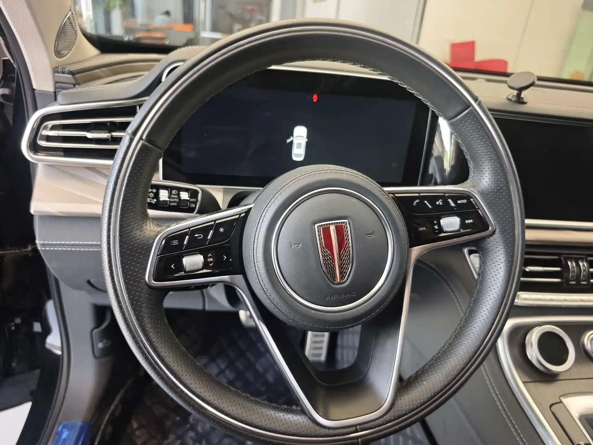 Photo 8 - Hongqi H9