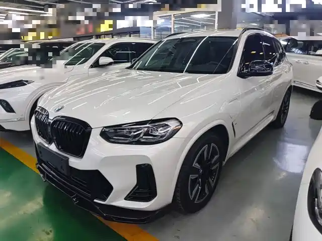 BMW iX3 Лидер