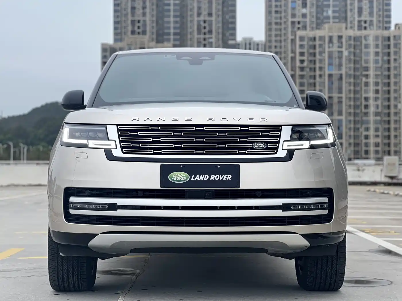 Land Rover Range Rover 2023 3.0 L6 400PS Genesis Extended Version фото 3