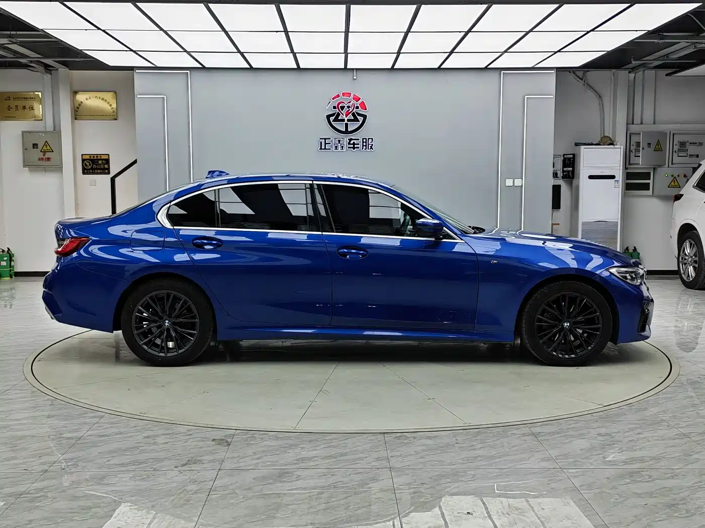 BMW 3 Series 2020 325Li xDrive M Sport Package фото 4