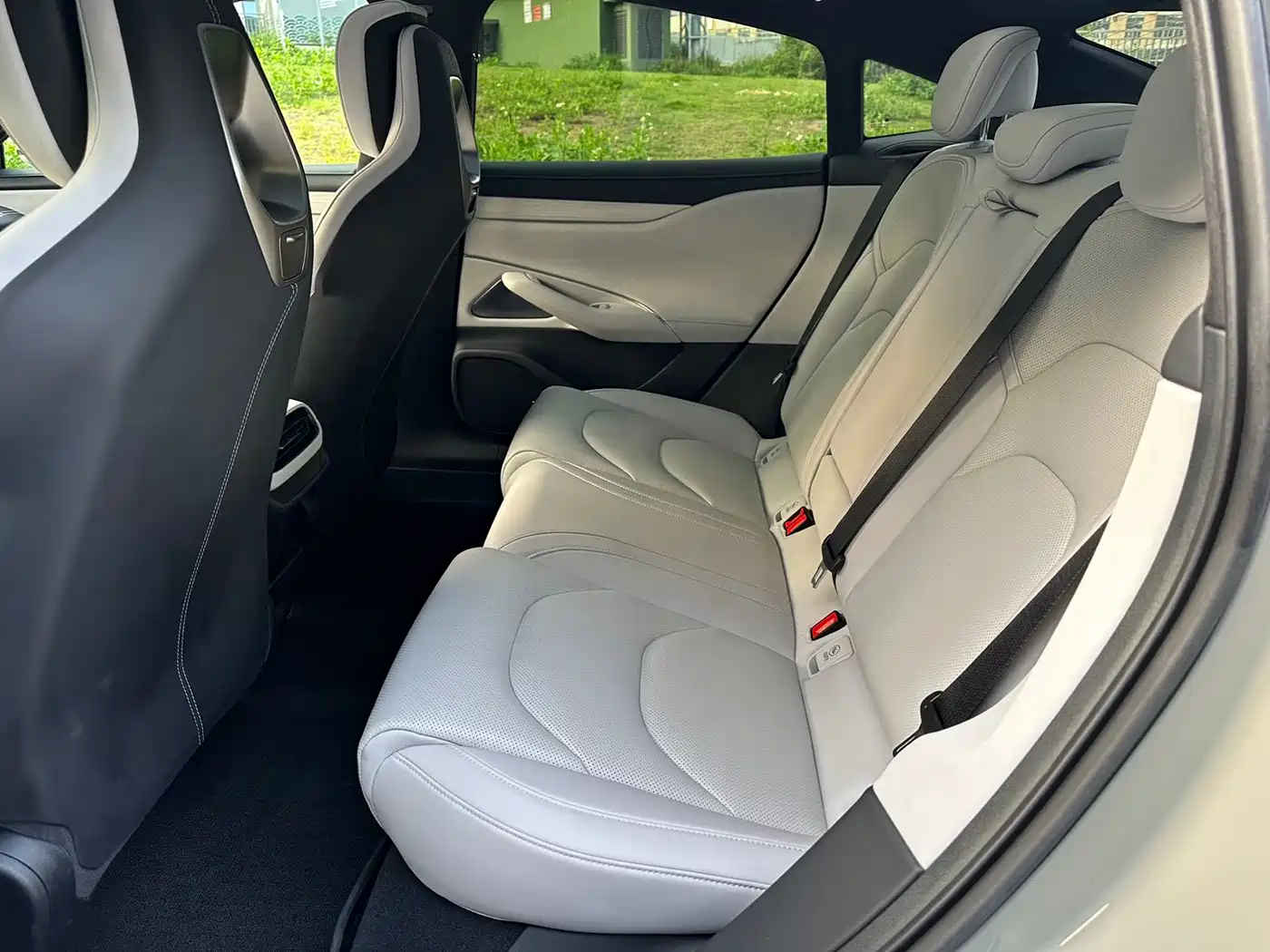 Xiaomi Auto Xiaomi SU7 2024 AWD Extended Range Advanced Smart Driving Max Edition фото 11
