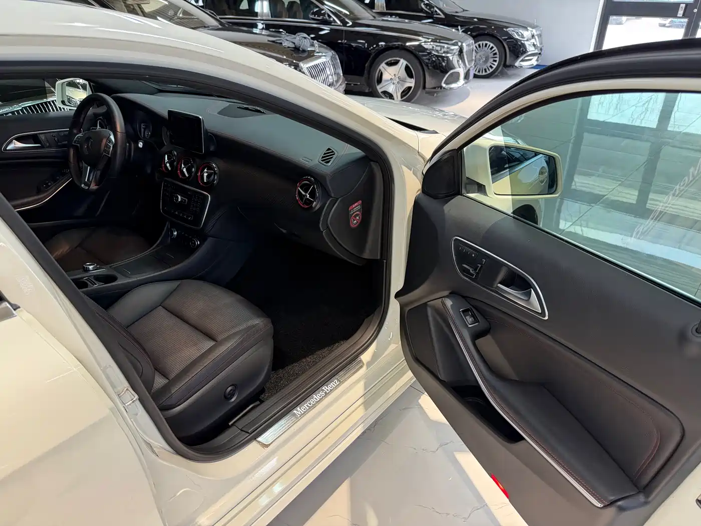 Mercedes-Benz A-Class (Import) 2016 A 260 Sport фото 18